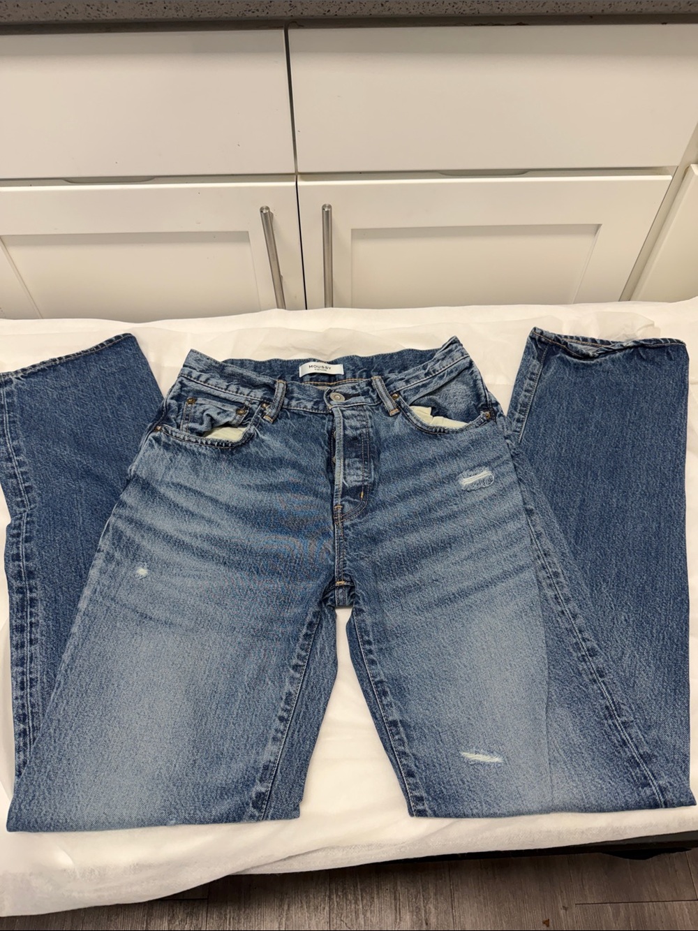 Moussy Straight Leg Jeans in Medium Blue Wash